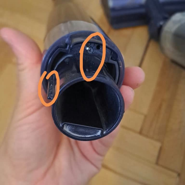 Dyson Süpürge Parçasının Tekrarlanan Kırılması Ve Yetersiz Müşteri Desteği