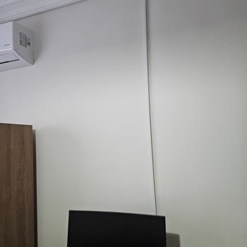 Vestel Yönlendirdiği Ustanın Kötü Elektrik Kablolama Ve Duvar Bozma İşçiliği