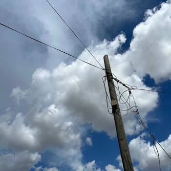 Bir Aylık İnternet Kesintisi Ve Tehlikeli Kablolarda Acil Müdahale Talebi