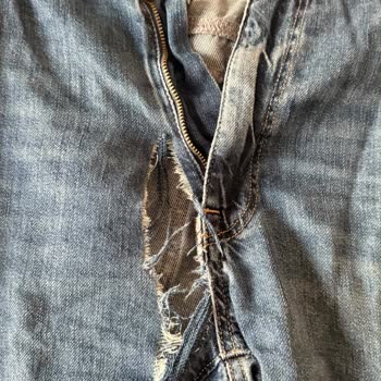 Mavi Markalı Denim Şortun 15 Dakikada Yırtılması Ve Ayıplı Ürün İadesi Talebi