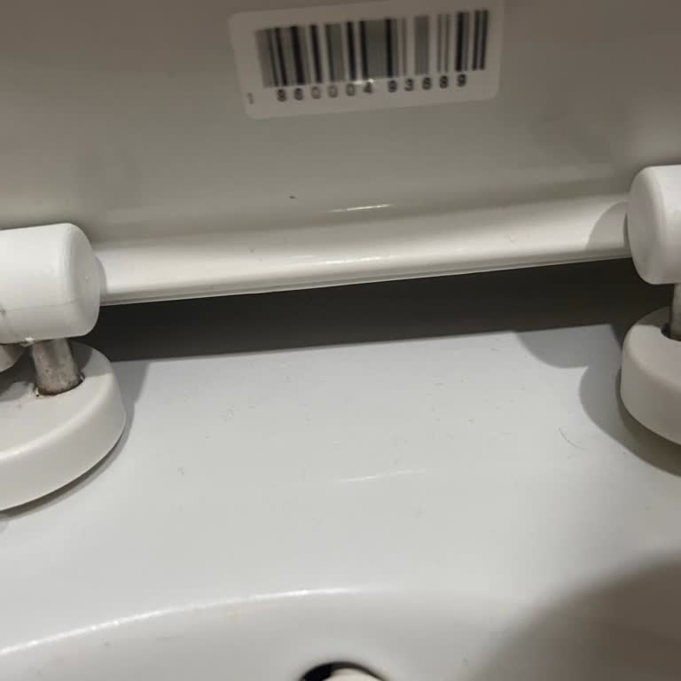 Kapağın Vidaları Sürekli Gevşiyor, Garanti Kapsamında Ücretsiz Çözüm Talebi