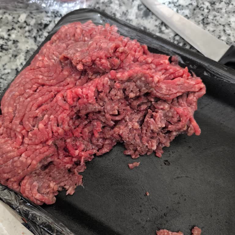 Sakarya Zırhlı Gross Markette Bozulmuş Kıyma Satışı Ve Sağlık Endişesi