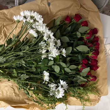 Çiçek Sepeti Kraft Bukette Eksik Gül