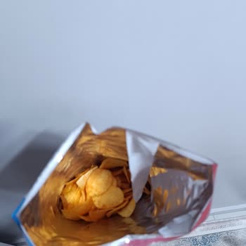 Büyük Ruffles Paketi İçinde Neredeyse Hiç Cips Yok