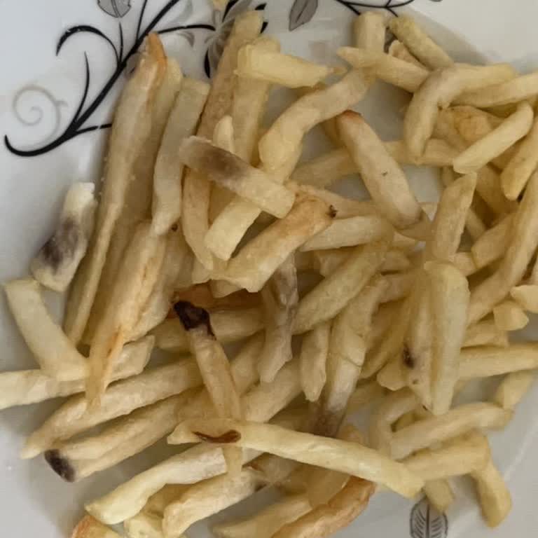 Burger King Iğdır’da Tırtıklı Patates Kızarmamış Ve Yanmış