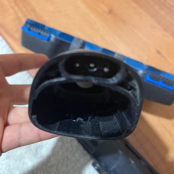 Philips 7000 Süpürge Alt Bağlantı Kırığı Ve Dayanıklı Olmayan Parça