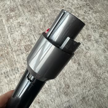 Dyson V15 Detect Boru Parçası Kırıldı, Müşteri Hizmetleri Kullanıcı Kaynağı İddia Ediyor