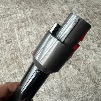 Dyson V15 Detect Boru Parçası Kırıldı, Müşteri Hizmetleri Kullanıcı Kaynağı İddia Ediyor