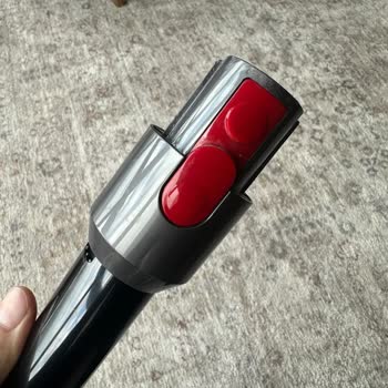 Dyson V15 Detect Boru Parçası Kırıldı, Müşteri Hizmetleri Kullanıcı Kaynağı İddia Ediyor