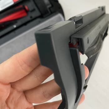 Garanti Kapsamındaki Ana Fırça Kapağının Kırılması Ve Servisin Çözüm Reddi