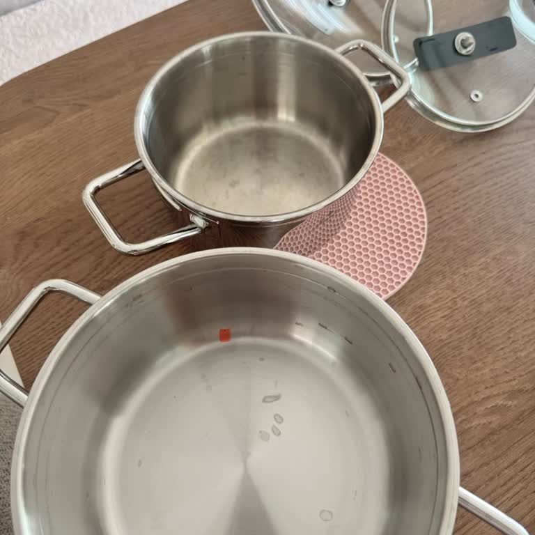 Kusurlu Tencereler Ve Özürsüz Mağaza Yaklaşımı İçin Tam İade Talebi