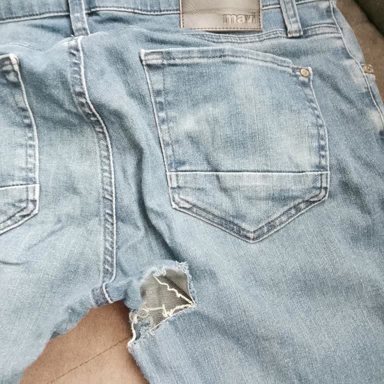 Mavi Jeans Pantolon Yırtıldı, Garanti Süresi Bilgilendirilmedi