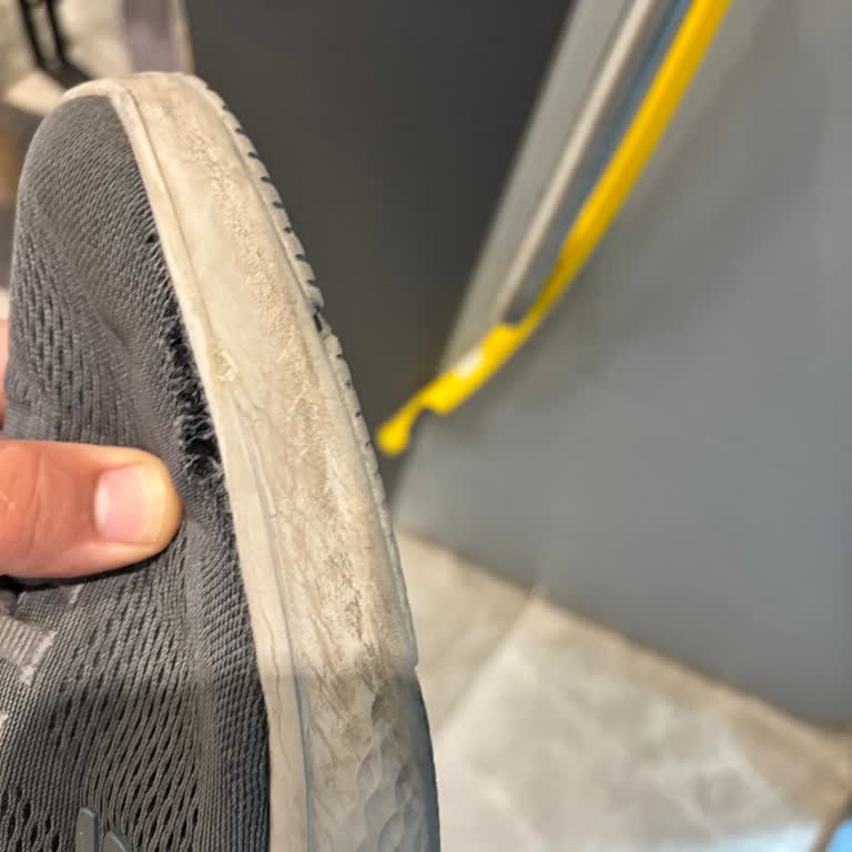 Skechers Ayakkabısında Altı Ayda Yırtılma Ve Aşınma, Garanti Talebi