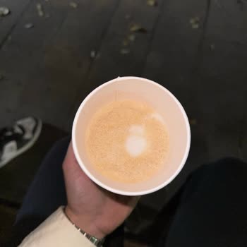Büyük Boy Latte İçinde Az Kahve Ücret İadesi Talebi