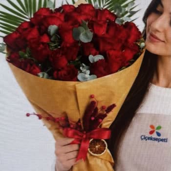 Çiçek Sepeti Sipariş Edilen Buket Görseldekinden Farklı Ve Solmuş, Müşteri Hizmetleri Cevapsız