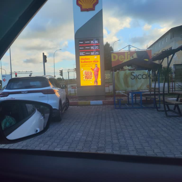 Zam Öncesi Benzin Satışı Yapmayan Shell Bayisi