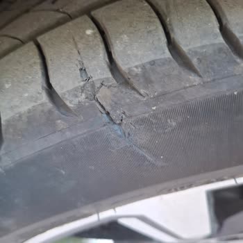 Renault Austral Tamirinde Boşluklar, Uyarı Mesajları Ve Orijinal Lastik Tedarik Sorunu