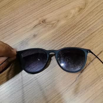 Atasun’da Rayban Gözlüğün Kaplaması Aşındı, Çözüm Sunulmadı