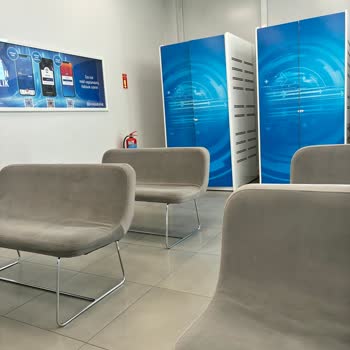 İzmir Çiğli Halkbank Şubesinde Bebekli Müşteriye 25 Dakikalık Bekleme Ve Saygısız Personel