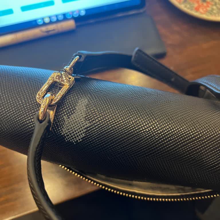 Guess Çantasında Renk Açılması Ve Değişim Talebi