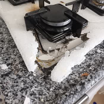 Ferre Ankastre Ocağın Camının Patlaması Ve Garanti Sürecindeki Gecikme