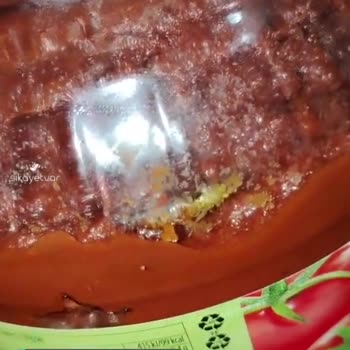 Tukaş 2 Kg Salçanın İçinden Böcek Çıktı