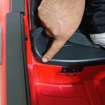 Garanti Kapsamındaki Akülü Arabada Ortada Çatlak, Ücretsiz Değişim Talebi