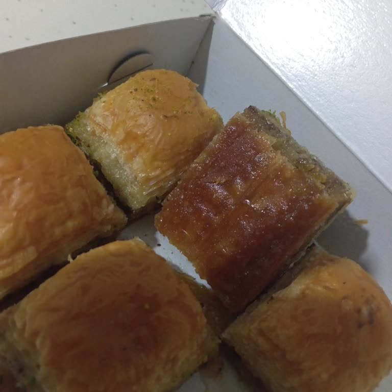Bir Günde Şekerlenen Baklava Ve Taş Gibi Sertlik Mağduriyeti