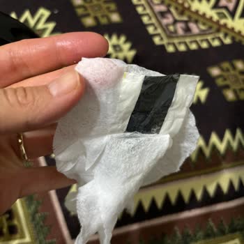 Sleepy Islak Mendilde Siyah Yabancı Madde Çıkması Hijyen Ve Sağlık Endişesi