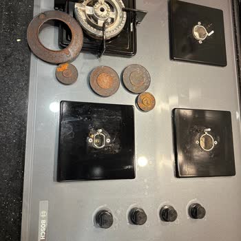 Bosch Ankastre Gazlı Ocak Bek Kapaklarındaki Yoğun Paslanma İçin Garanti Değişim Talebi