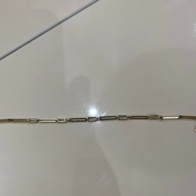 Çelik Olduğu Söylenen Bileklik Kalitesiz, Personel Kaba