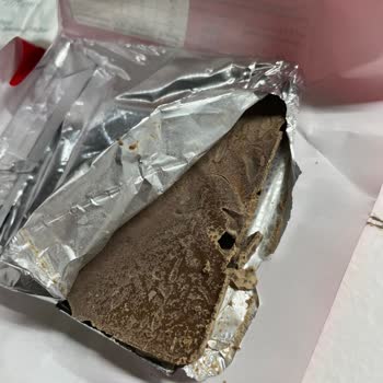 A101'den Aldığım Nestle Bol Sütlü Çikolatanın Bayat Ve Beyaz Görünümü