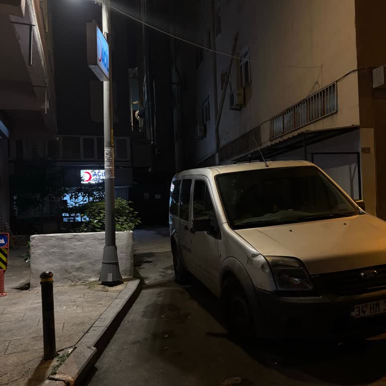 Gece Saatinde Hastane Girişinde Personel Olmayışı Ve Acil Yardım Eksikliği