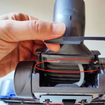 Dyson Süpürge Başlığı Kırıldı, Garanti Reddine Ve Yüksek Yedek Parça Ücretine Tepki