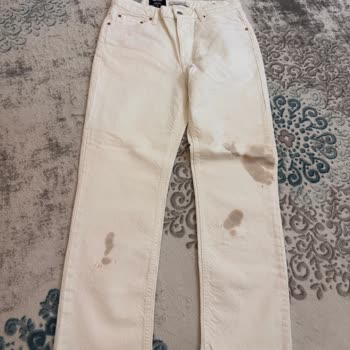 Lekeli Beyaz Jean Ve Çözüm Sağlanamayan Müşteri Hizmetleri