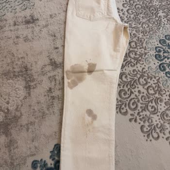 Lekeli Beyaz Jean Ve Çözüm Sağlanamayan Müşteri Hizmetleri