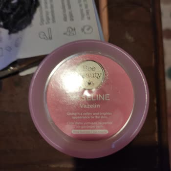 Bea Beauty Vazelin Etiketi Küçük Ve Okunamaz