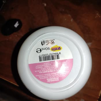 Bea Beauty Vazelin Etiketi Küçük Ve Okunamaz