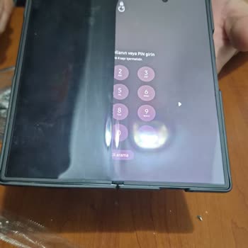 Z Fold 7 Düşme Sonrası İç Ekran Hasarı Ve Yüksek Tamir Ücreti