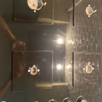 Bosch Ankastre Setin Cam Yüzeyindeki Çizik Ve Lekeler Nedeniyle Tam İade Talebi