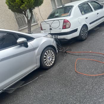 Esenyurt'ta Açık Kablolar Çocuk Güvenliğini Tehdit Ediyor