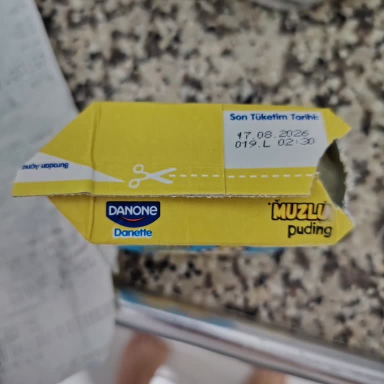 Gözde Market’te Danone Muzlu Pudingin Son Tüketim Tarihi Geçmiş