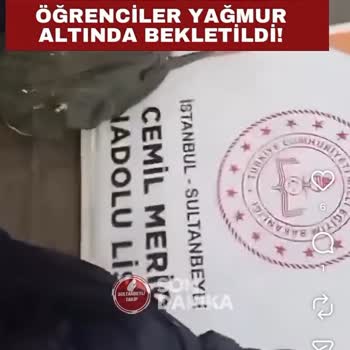 Okul Kapısının Geç Açılması Ve Telefonun Ulaşılamaz Olması