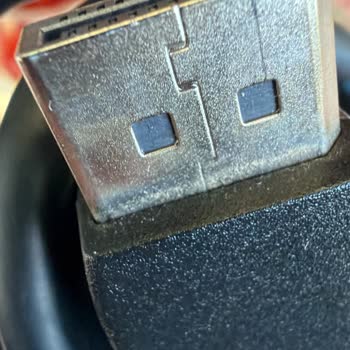 Samsung Monitörümde Sürekli Arızalar Ve Kullanılmış Kablo Teslimatı
