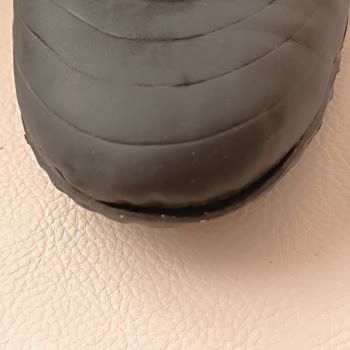 Nike Tiempo Maestro Club Kramponunun İki Kez Kullanımdan Sonra Ön Tarafının Açılması