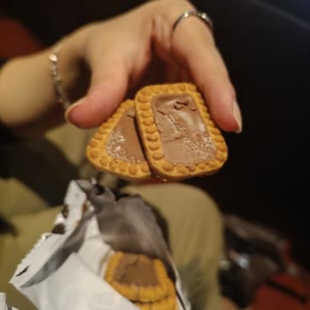 Eti Burçak Bisküvilerinde Görülen Beyaz Lekeler Güvenimi Sarsıyor