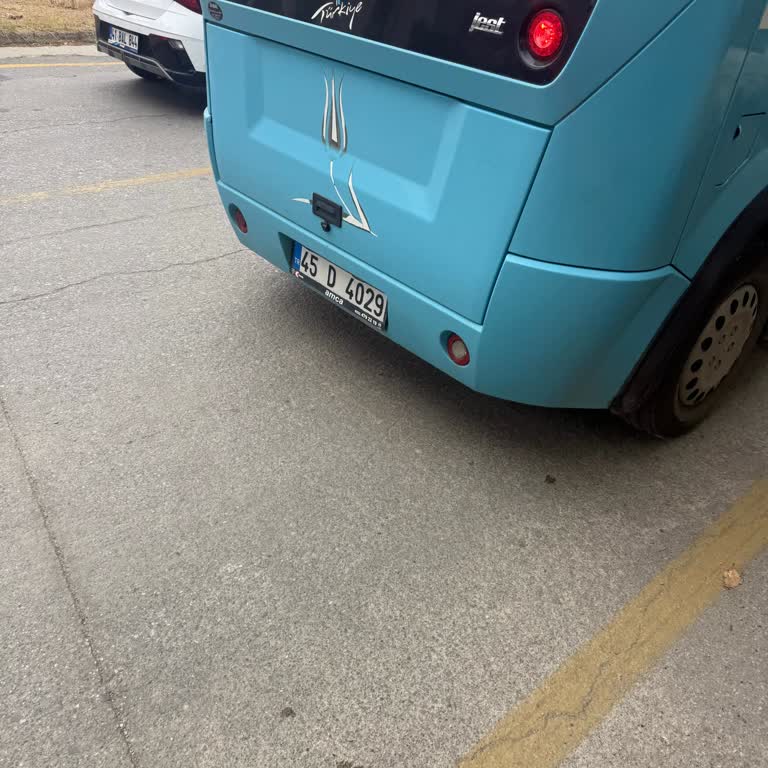 45 D 4029 Plakalı Otobüs Şoförünün Durakta Yolcuyu Almaması