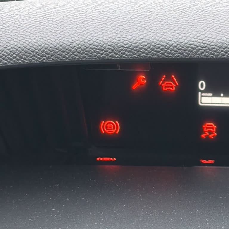 Yan Ayna Açılmıyor Ve Motor ESP Uyarıları Sürekli Yanıp Sönüyor