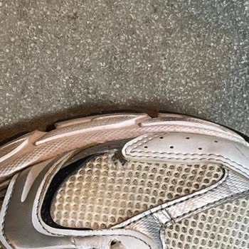 New Balance 530 Ayakkabısındaki File Yırtığı Ve Haksız İnceleme Kararı