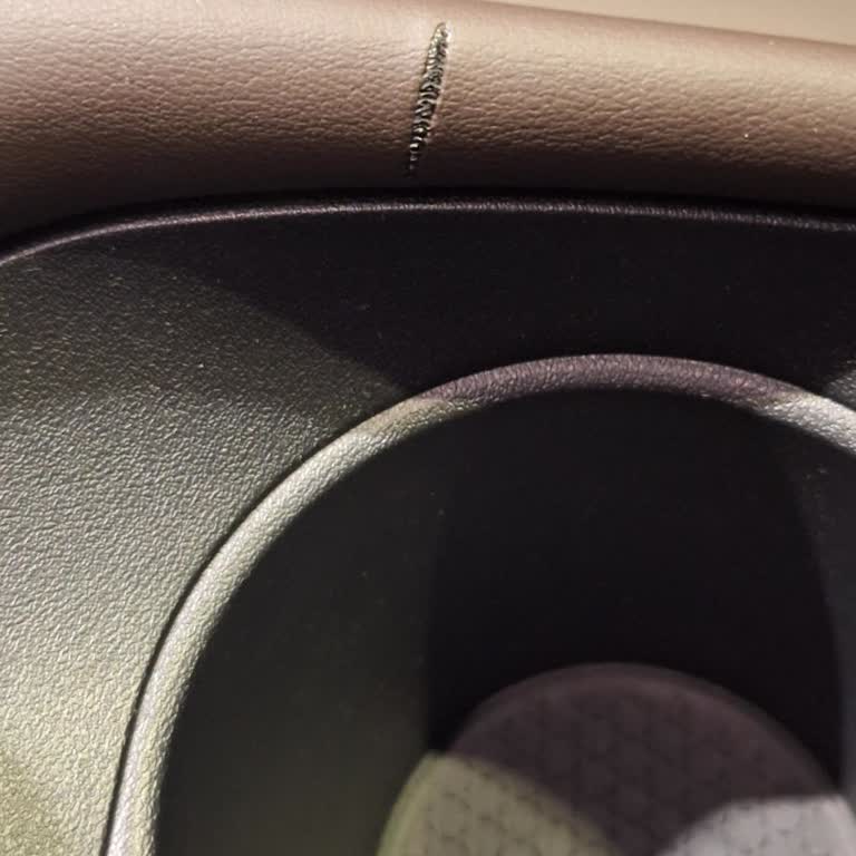 Nissan Qashqai Deri Yırtığına Garanti Dışı Olarak Ücretsiz Tamir Talebi